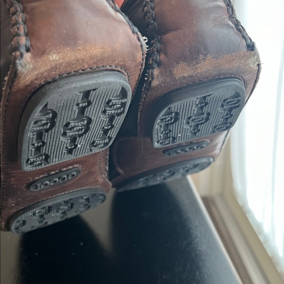 Gucci Black Leather Women's Horsebit Loafers with Gold Hardware - Picture 13 of 14